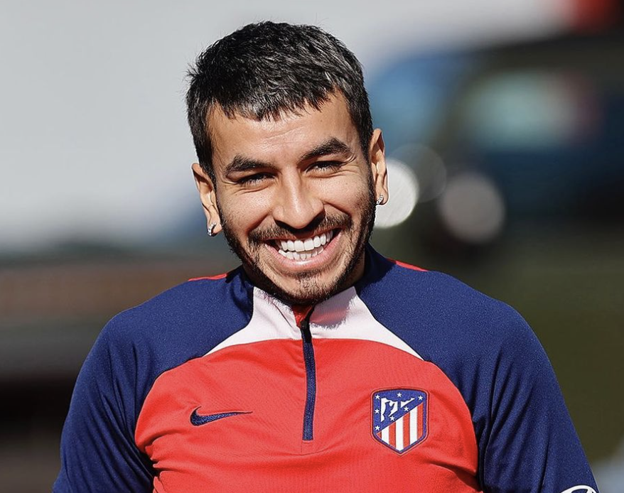 Ángel Martín Correa avec le sourire pendant l’entraînement de l’Atlético Madrid