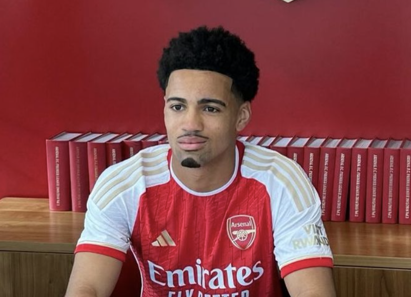 Ethan Chidiebere Nwaneri joueur de football anglais avec Arsenal