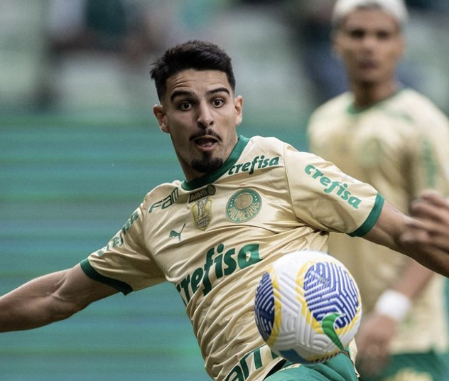 Flaco Lopez joueur de football brésilien