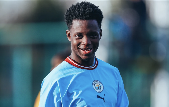 Justin Oke Oboavwoduo joueur de football de Manchester City