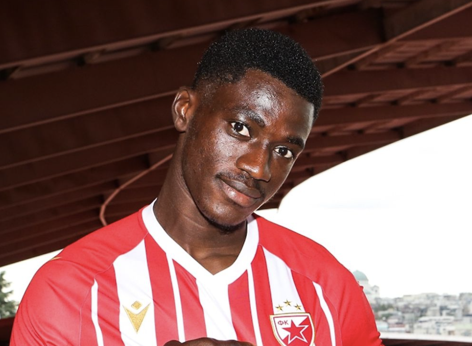 Nasser Djiga défenseur central de football à l’Étoile Rouge de Belgrade