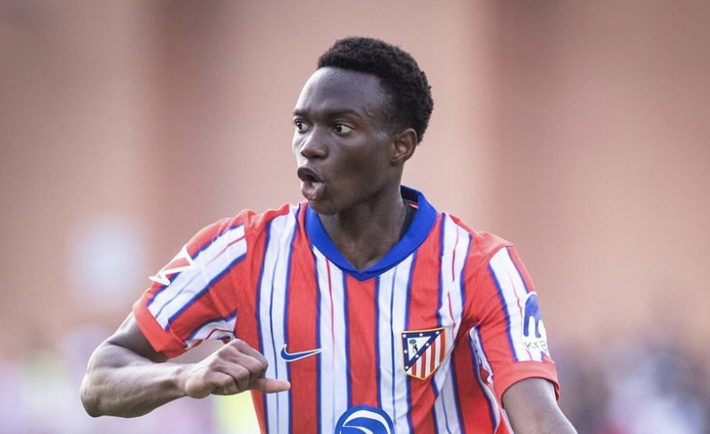 Taufik Seidu Zanzi Awudu pendant un match avec l’Atlético Madrid