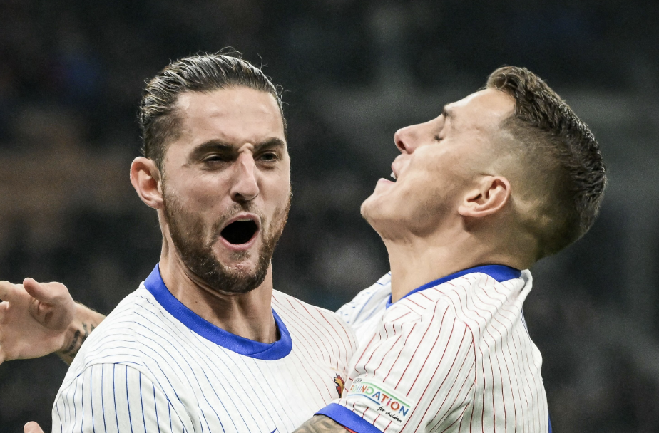 Adrien Rabiot et Lucas Digne célèbrent leur but avec la France face à l’Italie en ligue des Nations