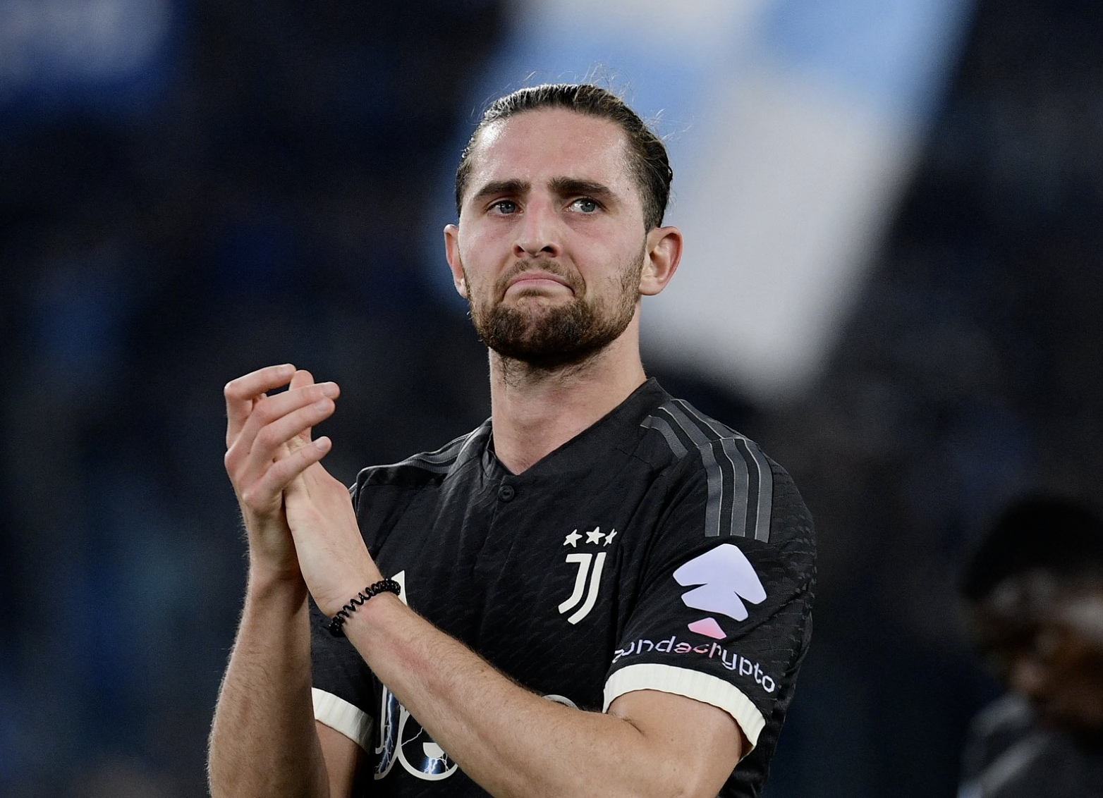 Adrien Rabiot qui remercie les supporters de la Juventus de Turin après un match 18 juillet 2024