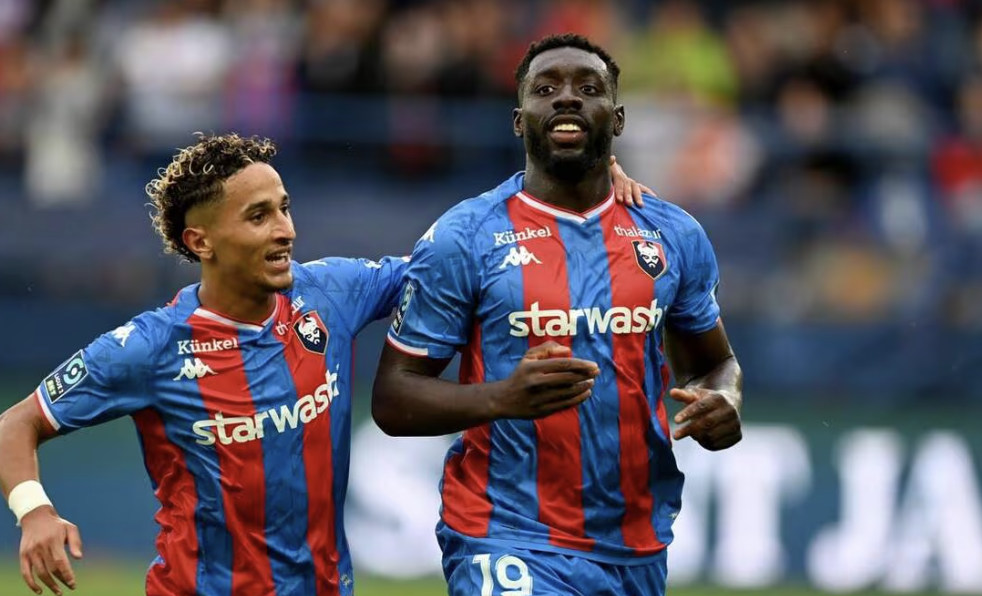 Alexandre Mendy célèbre son but avec le Stade Malherbe de Caen