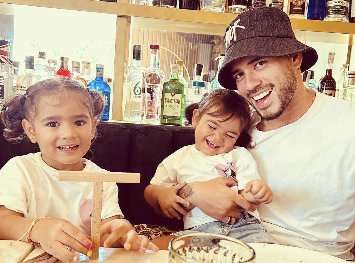 Antonio Sanabria avec ses deux filles sur instagram