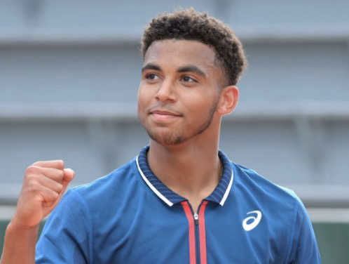 Arthur Fils à 17 ans le point serré après une victoire à Roland Garros junior