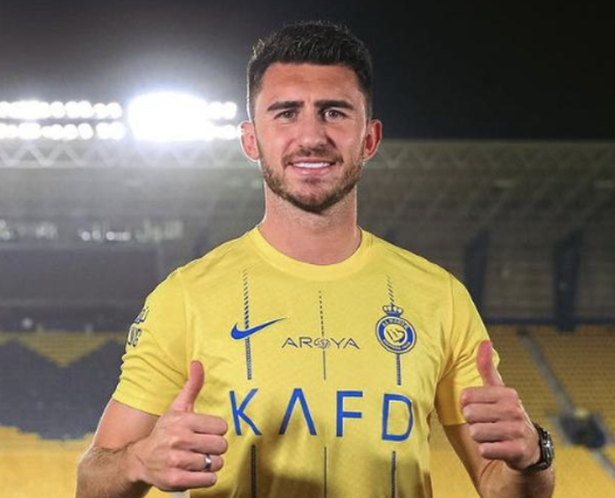 Aymeric Laporte à sa signature avec Al-Nassr 25 juillet 2024