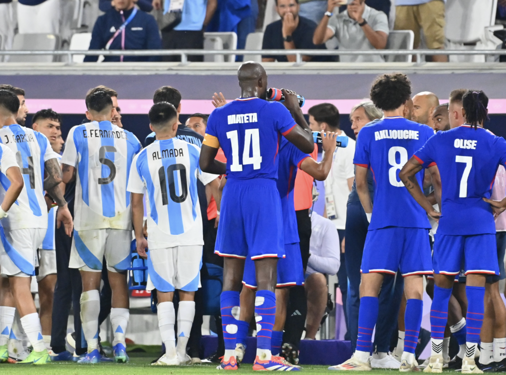 JO 2024 : Le match France-Argentine a finit en bagarre générale après la rencontre 