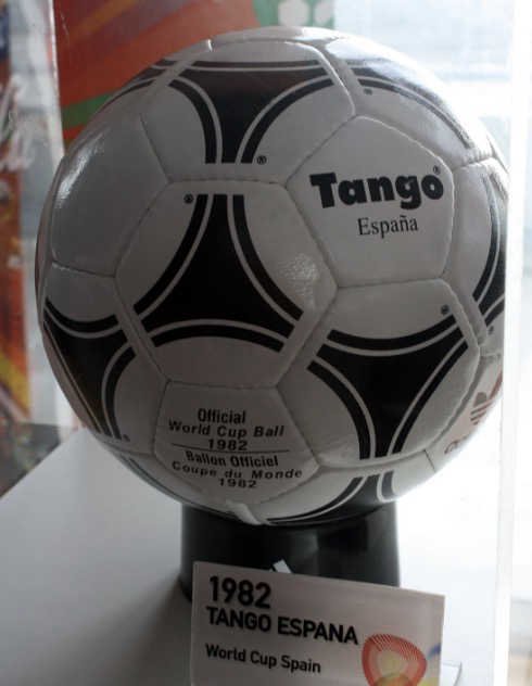 Ballon Officiel de la Coupe du Monde de Football 1982