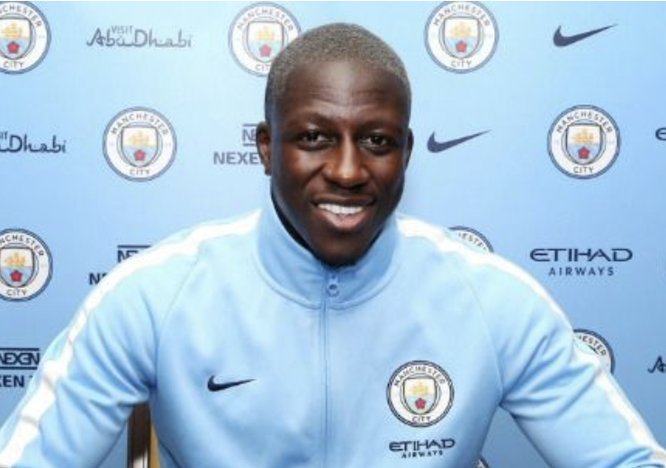 Benjamin Mendy en conférence de presse avec Manchester City