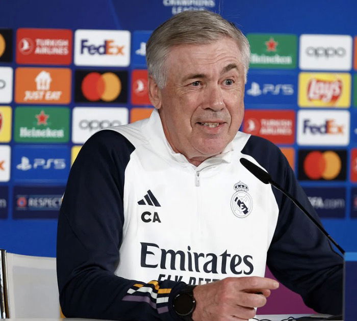 Carlo Ancelotti en conférence de presse avec le Real Madrid 