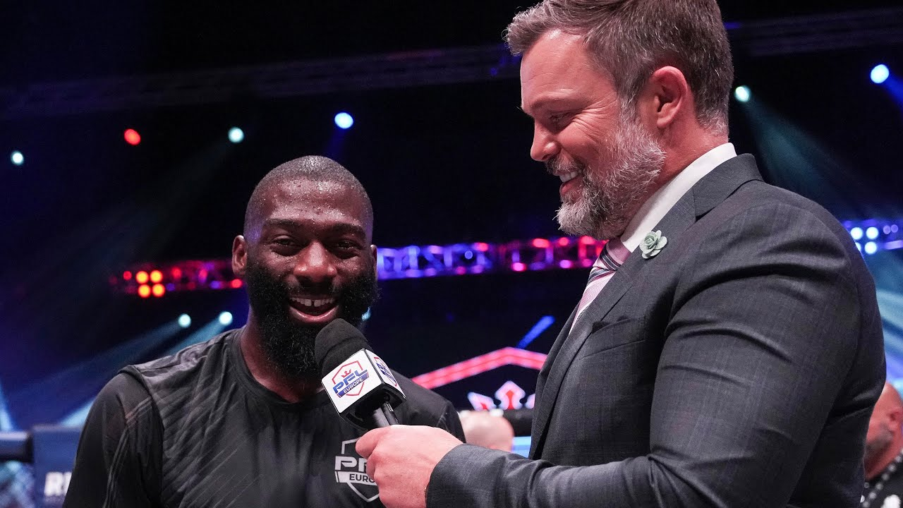 Cédric Doumbé se moque de Baki au micro du PFL à la fin de son combat