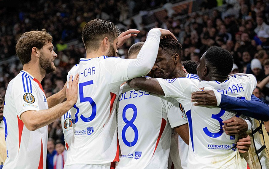 Célébration de Lyon après sa victoire face à  l'Olympiakos en Ligue Europa