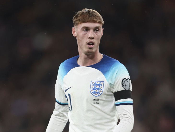 Cole Palmer avec l’Équipe nationale d’Angleterre pendant un match