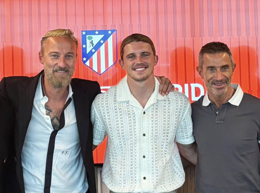 Conor Gallagher à sa signature dans les locaux de l’Atlético de Madrid