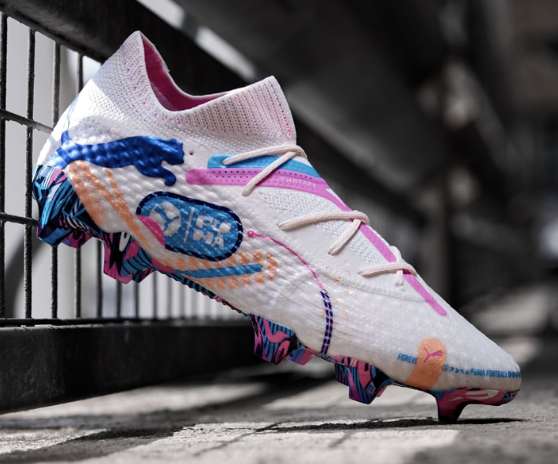 Crampons de football Puma Future Volume Pack pour la saison 2024/2025