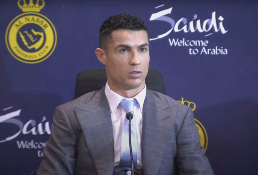 Cristiano Ronaldo en conférence de presse avec Al-Nassr