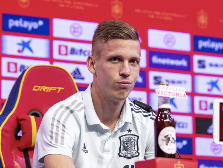 Dani Olmo en conférence de presse avec la demi-finale France Espagne à l’Euro 2024