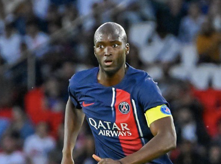 Danilo Pereira serait sur le départ au PSG 