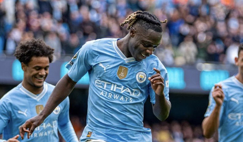 Danse de Jeremy Doku après un but avec Manchester City