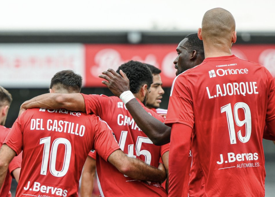 Del Castillo, Camara et Ajorque célèbrent la victoire face à Saint-Étienne en Ligue 1