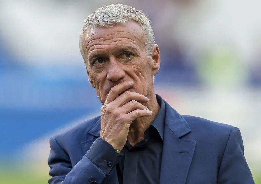 Deschamps en pleine réflexion avec l’Équipe de France 