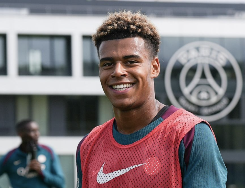 Désiré Doué heureux à son premier entraînement avec le Paris Saint-Germain