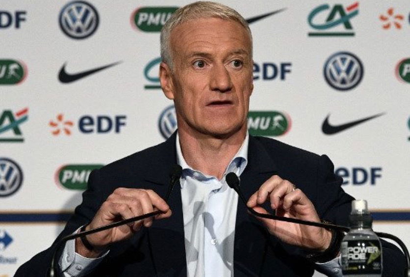 Didier Deschamps assis en conférence de presse liste euro 2024 16 mai