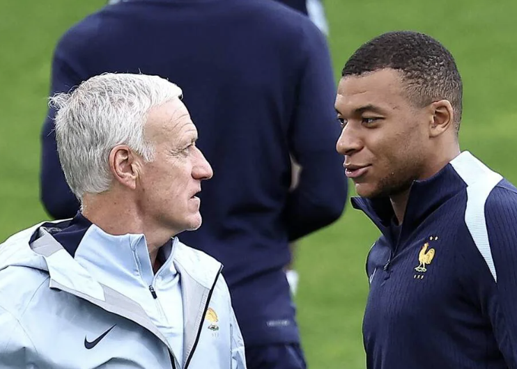 Équipe de France : Lizarazu pense que Deschamps a sanctionné Mbappé