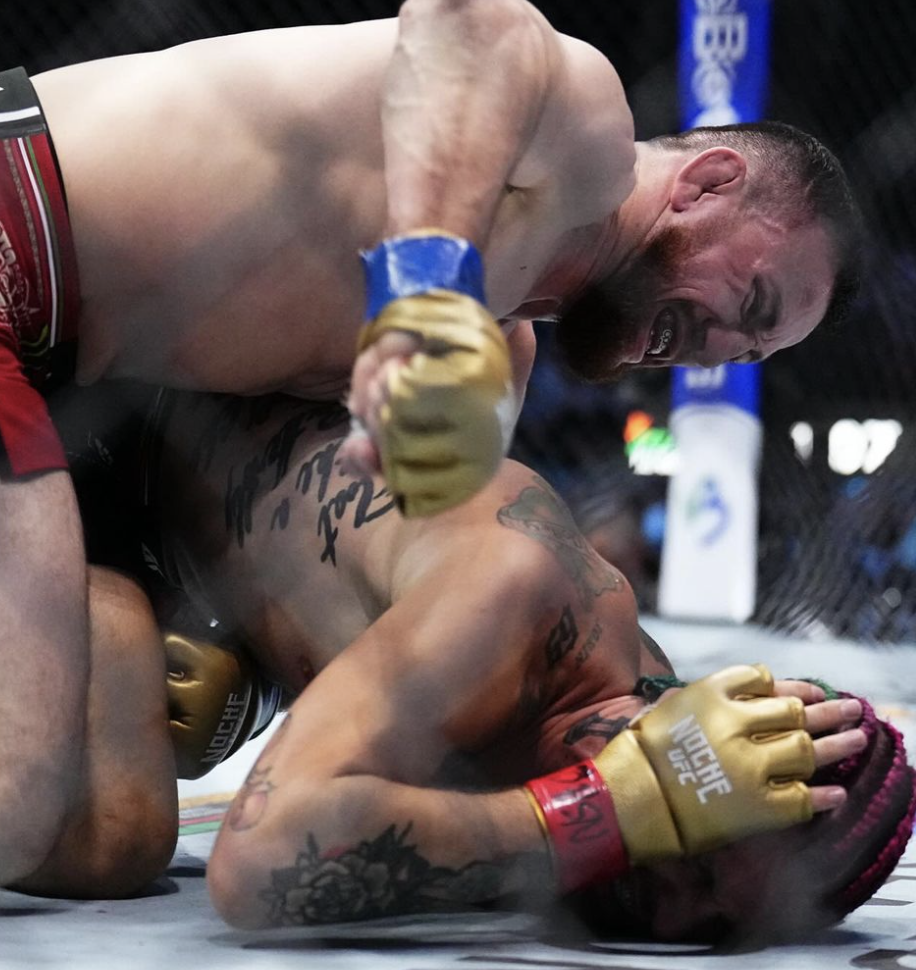 Dvalishvili frappe O'Malley au sol à l’UFC 306