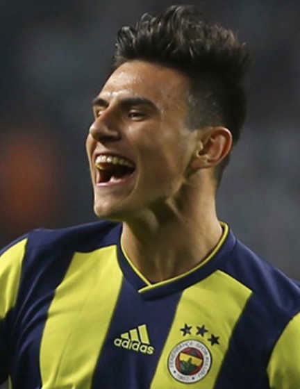 Eljif Elmas joueur de football à Fenerbahçe en Turquie