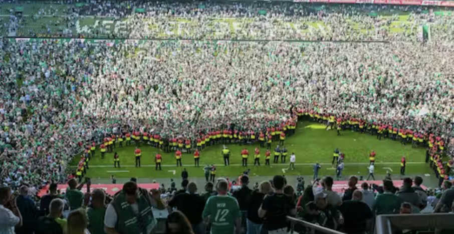 Envahissement de terrain des supporters du Werder Brême