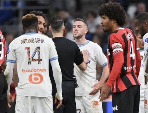 Expulsion de Faris Moumbagna avec l’OM face à l’OGC Nice en Ligue 1 