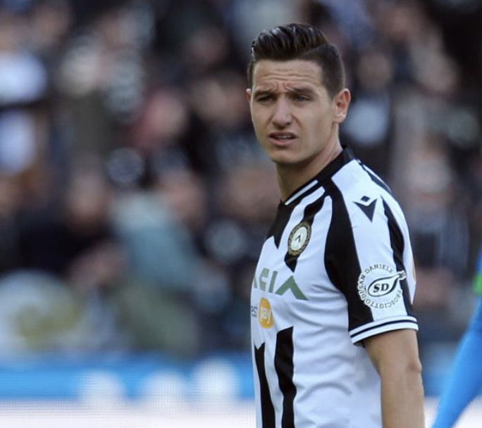 Florian Thauvin concentré pendant un match de Serie A avec Udinese