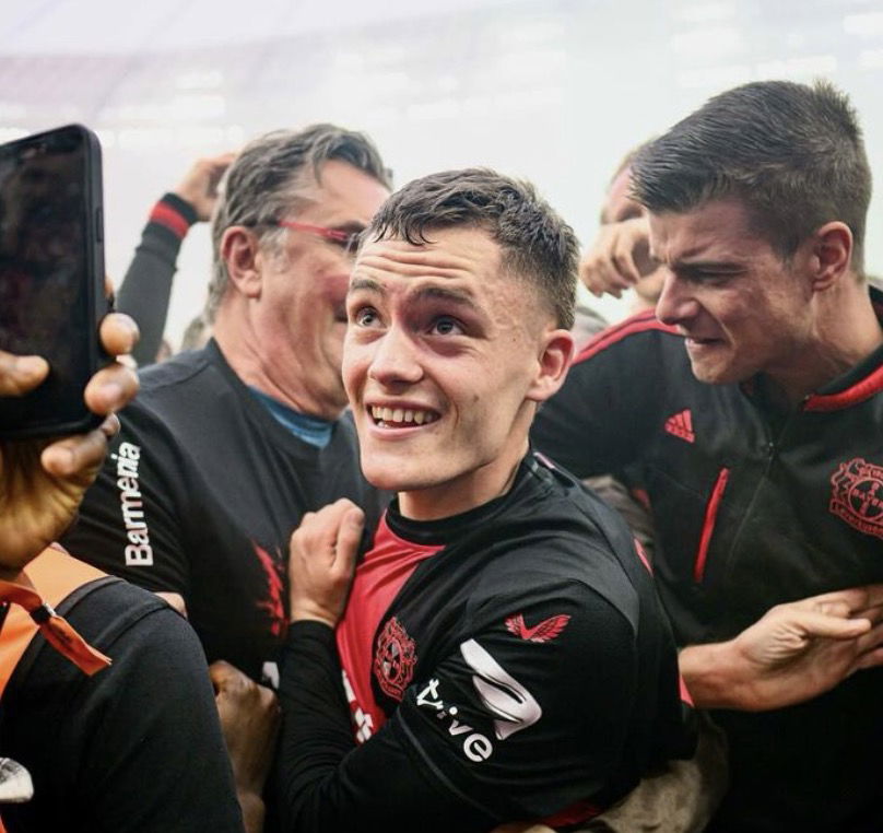 Florian Wirtz avec le sourire après le titre du Bayer Leverkusen en Bundesliga