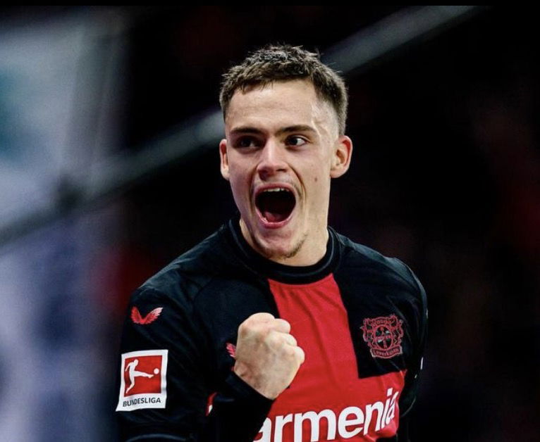 Florian Wirtz le point serré après son but avec le Bayer Leverkusen en Bundesliga