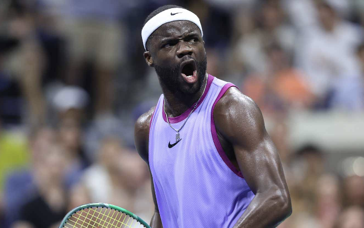 Frances Tiafoe dérape après sa défaite contre Roman Safiullin à Shanghai