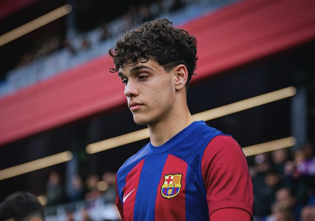 Hector Fort prolonge son contrat au FC Barcelone jusqu'en 2026