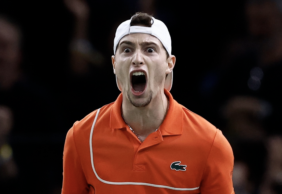 Autres sports - Page 70 Hugo-humbert-explose-de-joie-apres-sa-qualification-en-finale-du-masters-1000-de-paris-face-a-karen-khachanov