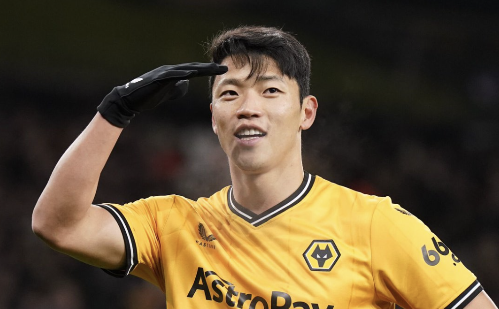 Hwang Hee-chan qui célèbre un but avec Wolverhampton 4 juillet 2024