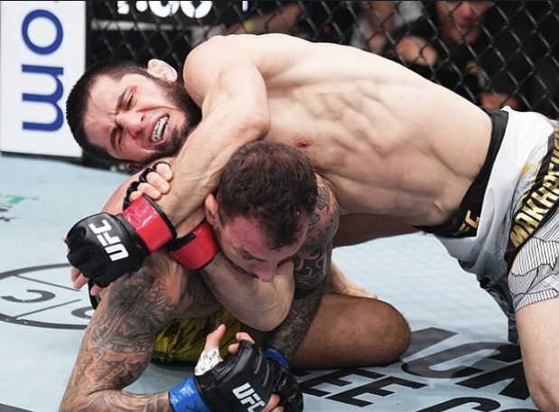 Islam Makhachev soumet Renato Moicano à l’UFC 311 en MMA