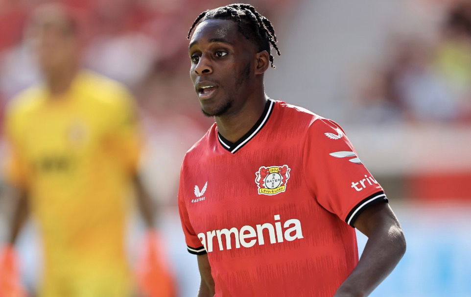 Jérémie Frimpong pendant un match avec le Bayer Leverkusen