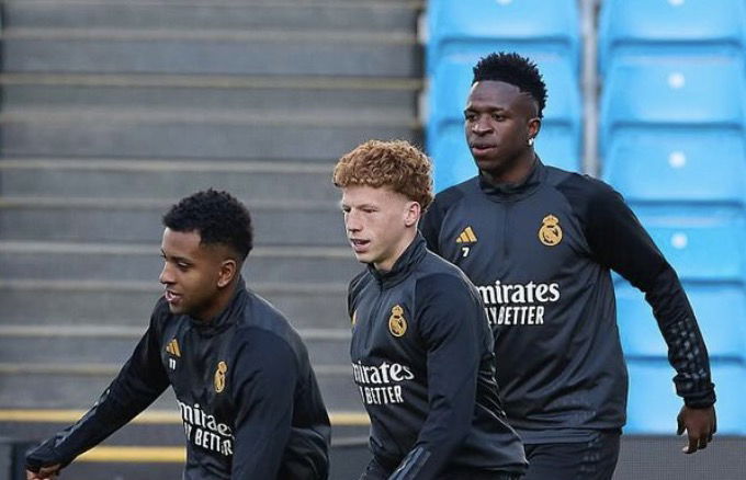 Jeremy de León à l’entraînement du Real Madrid avec Rodrygo et Vinicius