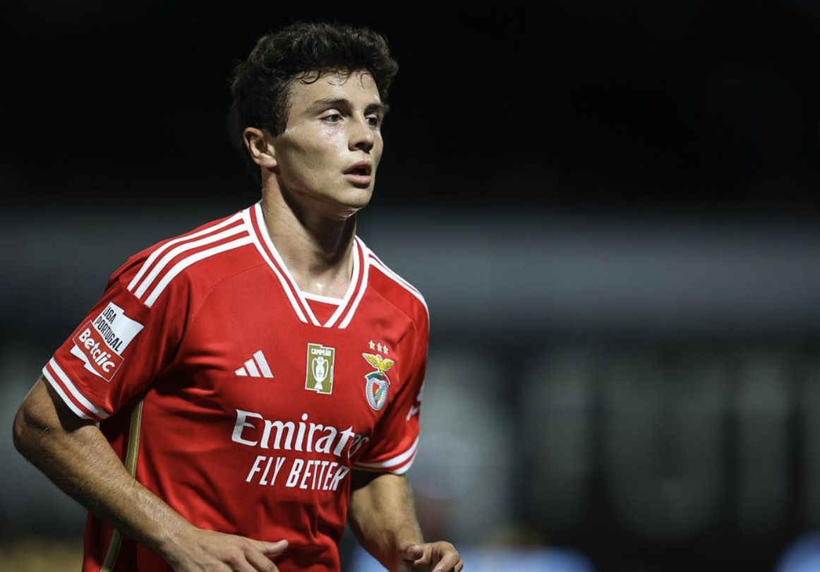 João Neves avec Benfica 30 juillet 2024