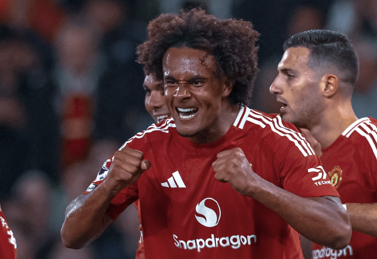 Joshua Zirkzee explose de rage après son but vainqueur face à Fulham pour son premier match avec Manchester United