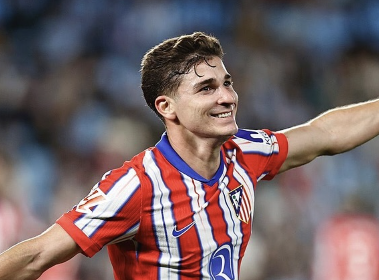 Julian Alvarez célèbre son but avec l’Atlético Madrid face à Lille en Ligue des Champions