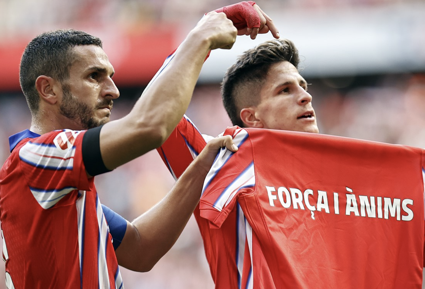 Giuliano Simeone et l’Atlético rendent hommage aux victimes des inondations en Valence