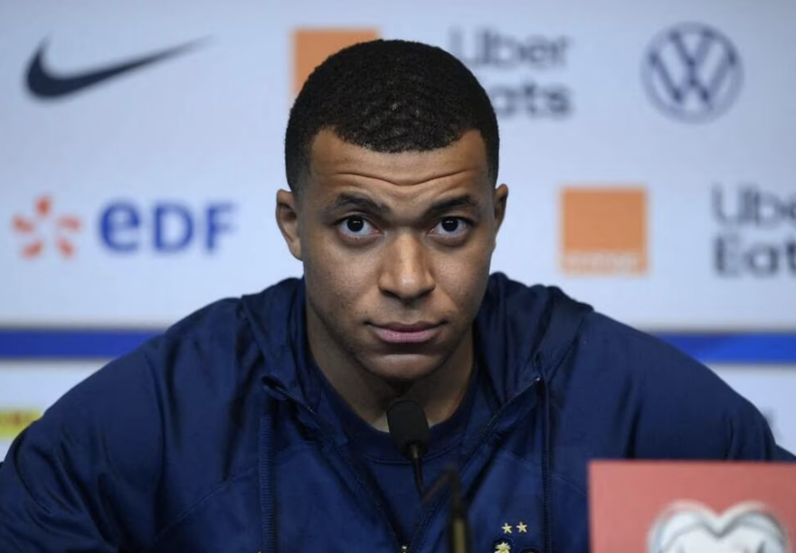 Kylian Mbappé accuse le PSG de violence verbale lors de l’annonce de son départ du club