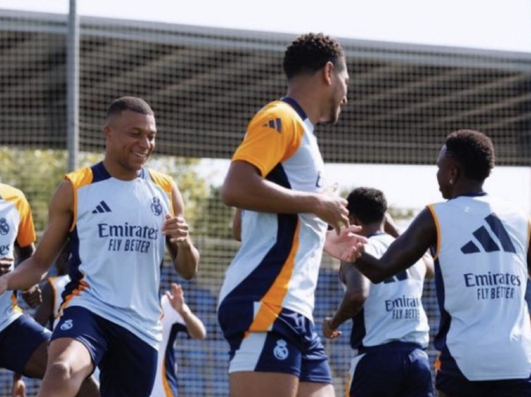 Kylian Mbappé avec Jude Bellingham et Vinicius Junior à l’entraînement du Real Madrid